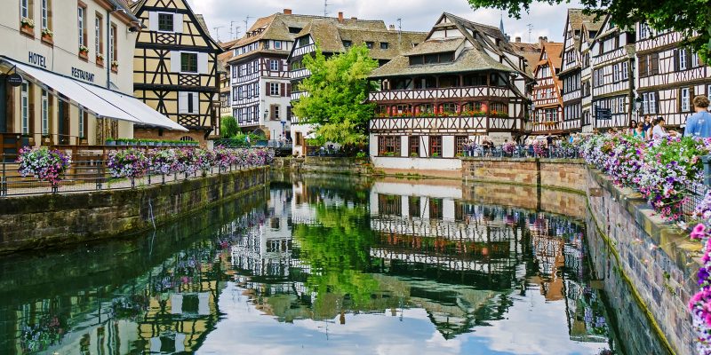 Joie de vivre meets Gemütlichkeit in this city with a French soul, German trimmings, and a whole lot of charm! If you love wine, storybook houses, and great food, you’ll love Strasbourg. Here are the best things to see and do in Strasbourg.