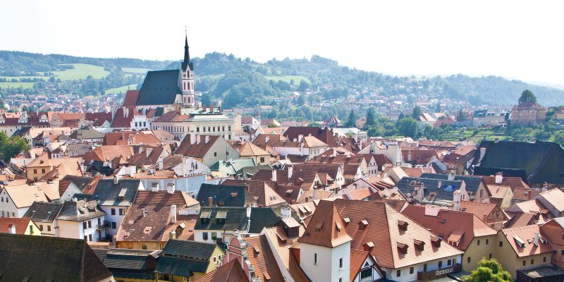 A visit to Český Krumlov is a crash course in art, history, culture, and architecture. This medieval castle town is an ideal weekend trip with plenty of beautiful and historical sights, nearby hiking trails, and hearty cuisine. Here are the best things to see and do in Český Krumlov.